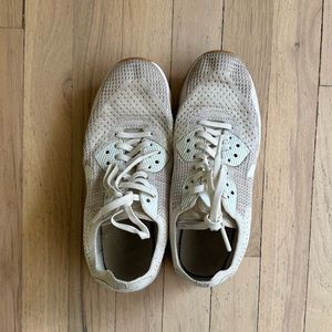 Womens Nike air max, size 8.5